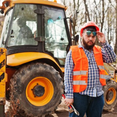 Садовые тракторы: технические характеристики, функционал и критерии выбора